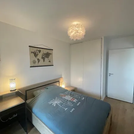 En Rez-de-jardin لاكانو